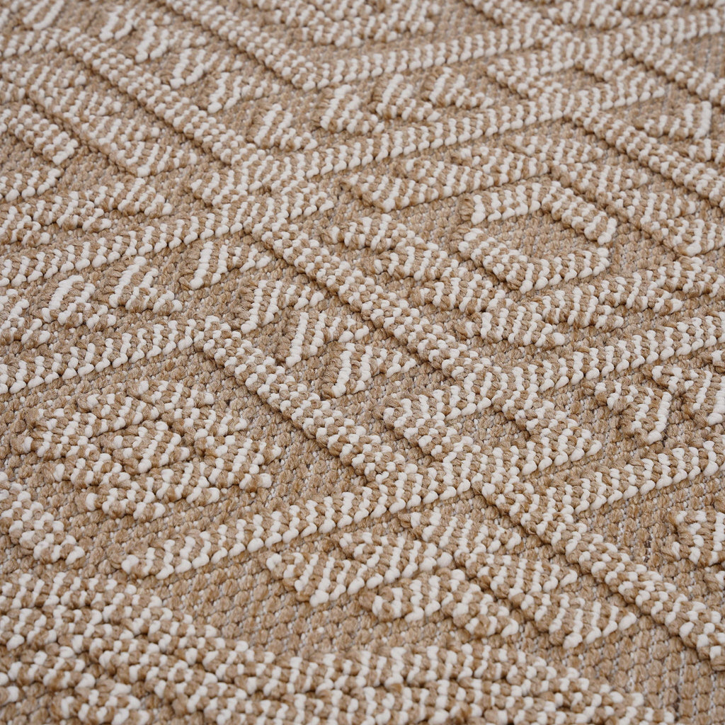Guros - 6' X 9' Traditional Indoor / Outdoor Area Rug - Natural