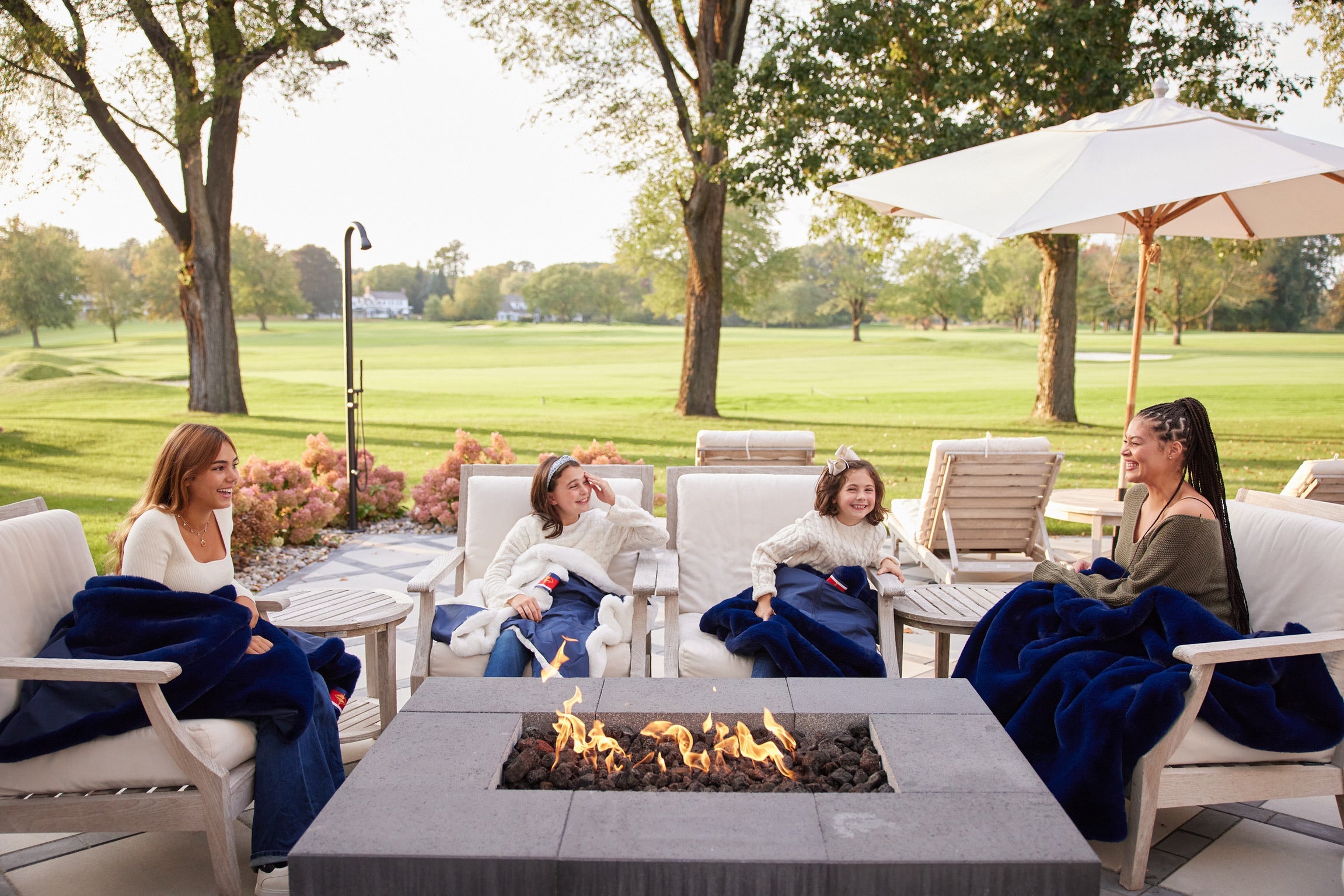 Waterproof Windproof Outdoor Lap Blanket | Pretty Rugged