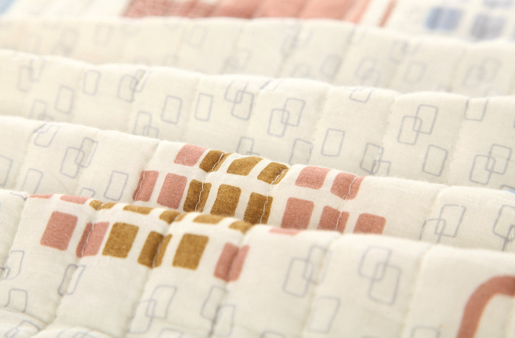 Tache Geometric Cubic Squares Ivory Scalloped Retro Cotton Quilt Bedspread Set (DSW009)