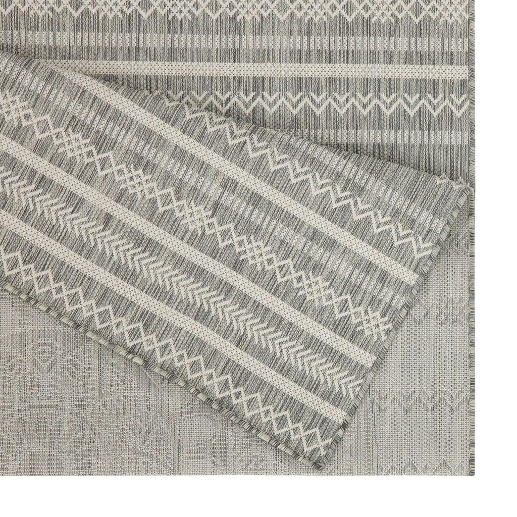 Sunshine - 5'3" X 7'3" Indoor, Outdoor Area Rug - Silver - Polypropylene