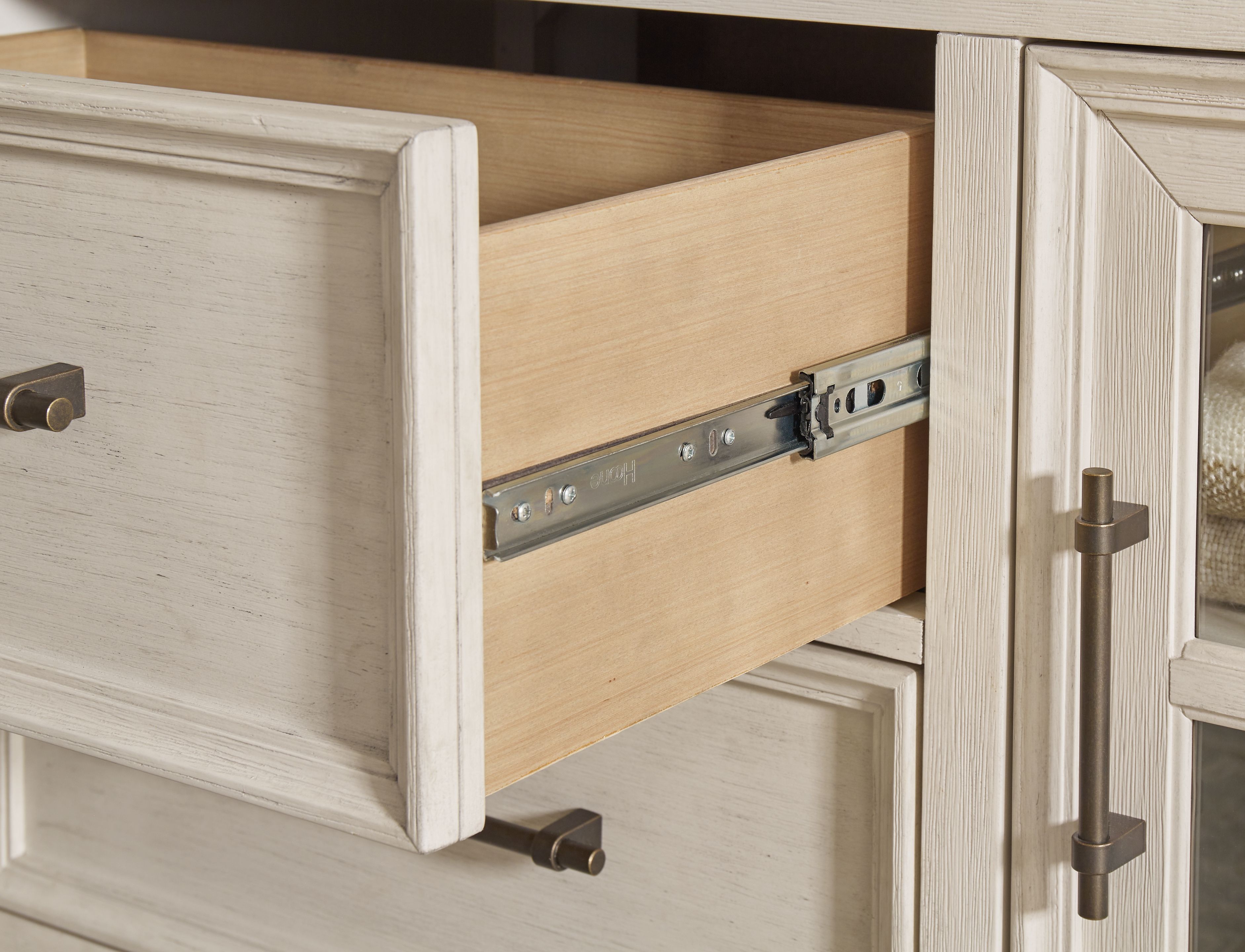 Shaybrock - Dresser And Mirror - Antique White / Brown